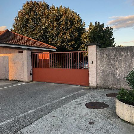 Appartement Au Milieu Des Lacs, Au Bord Du Guiers Aoste Exteriör bild